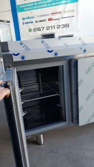 Mesa para mantenimiento de congelados 