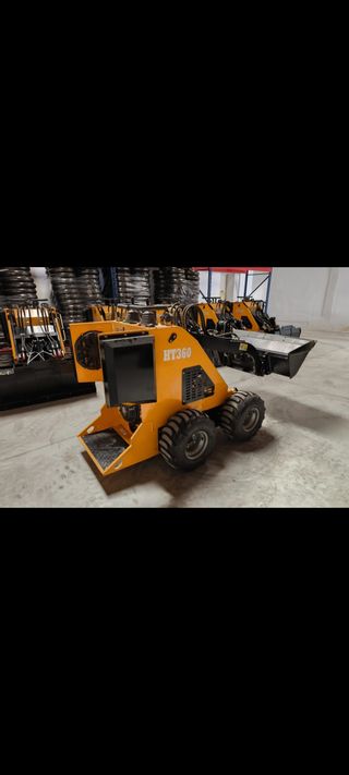 Mini cargadora compacta 360 motor koop 14cv