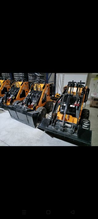 Mini cargadora compacta 360 motor koop 14cv
