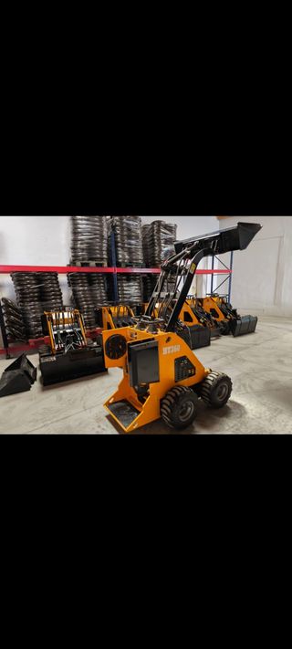 Mini cargadora compacta 360 motor koop 14cv