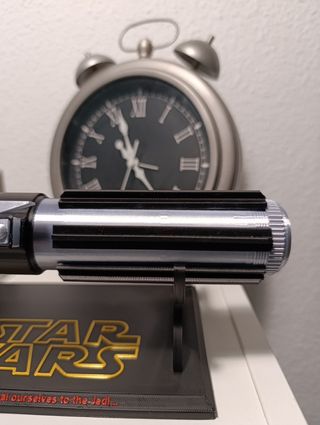 RÉPLICA DECORATIVA MANGO SABLE LASER DARTH VADER