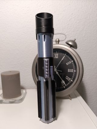 RÉPLICA DECORATIVA MANGO SABLE LASER DARTH VADER