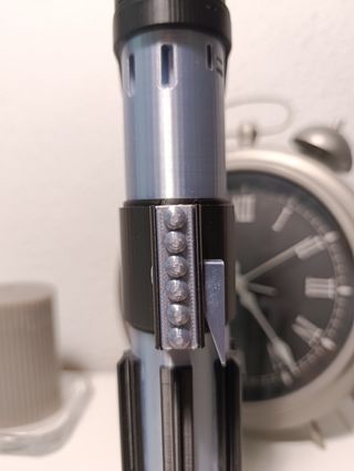 RÉPLICA DECORATIVA MANGO SABLE LASER DARTH VADER