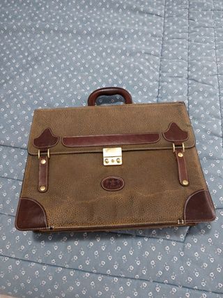 Se vende Maletín portafolios piel
