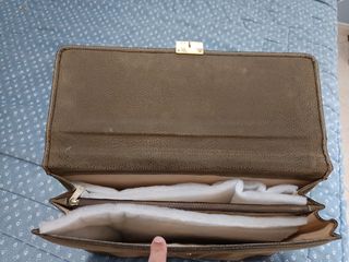 Se vende Maletín portafolios piel