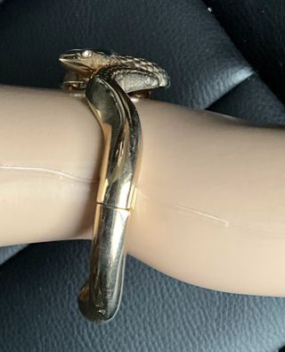 Un bracciale a forma di serpente Donna, colore oro