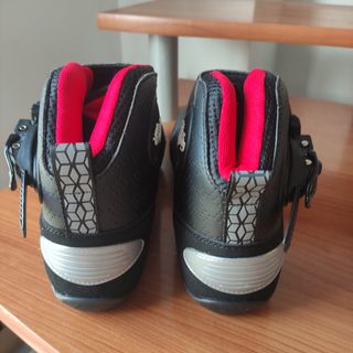 Botas de moto totalmente nuevas 