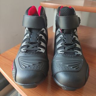 Botas de moto totalmente nuevas 