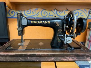 Maquina de coser antigua