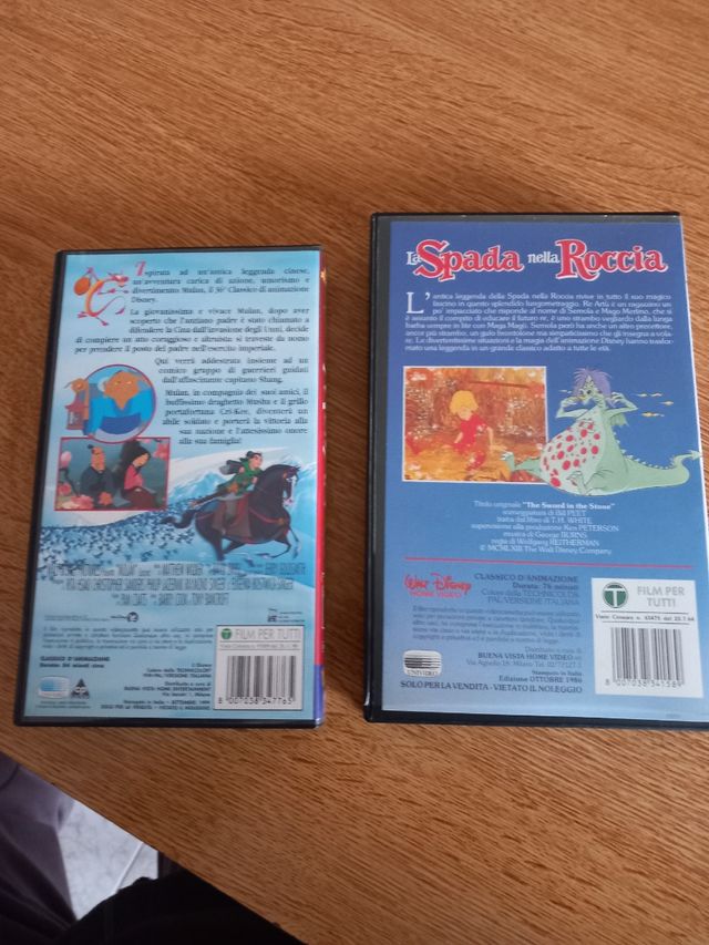 2 video cassette Disney