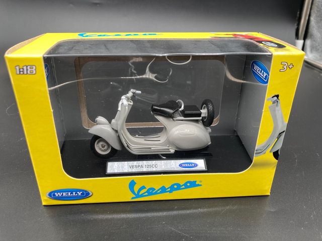 1/18 VESPA 125