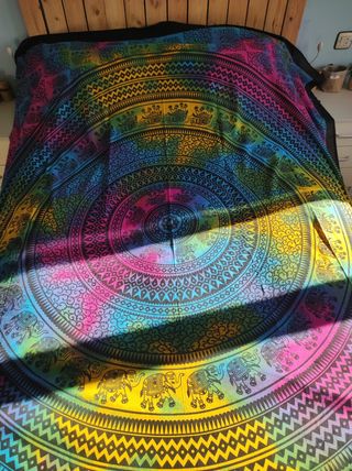 Preciosa tela mandala cubrecama