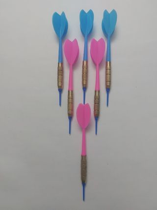 6 Dardos Máquinas BAR + 18 puntas de recambio.