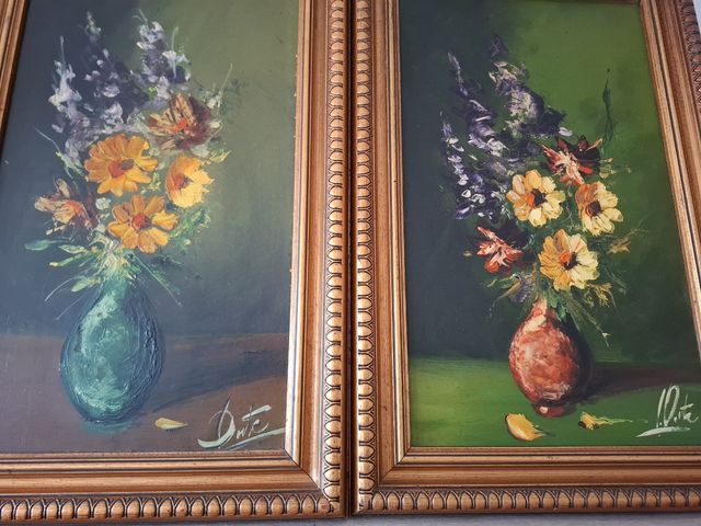 Due quadri ad olio.