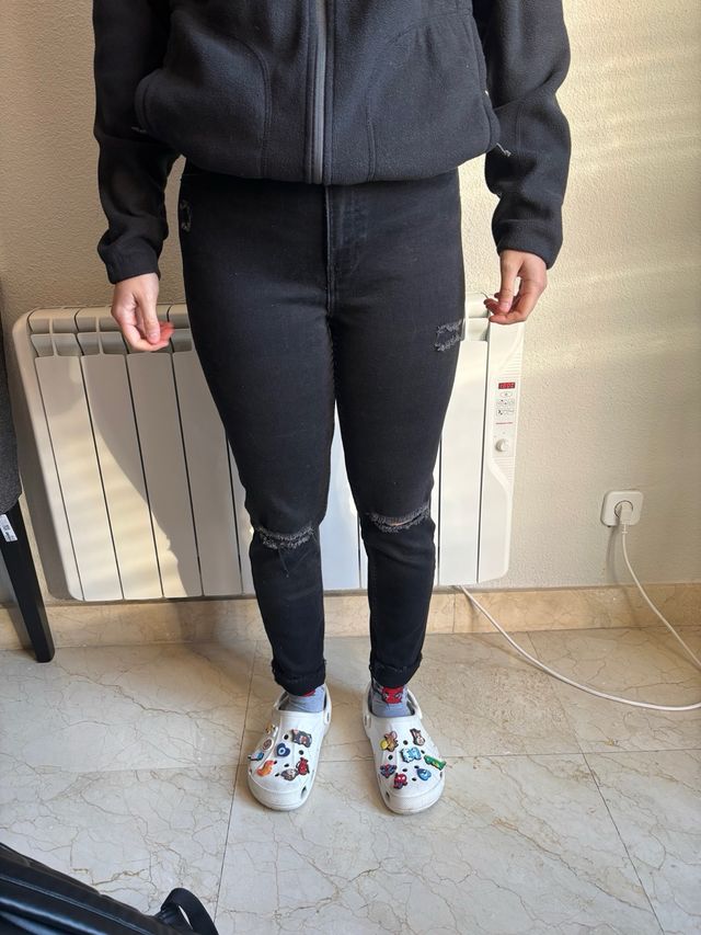 Pantalon vaquero negro