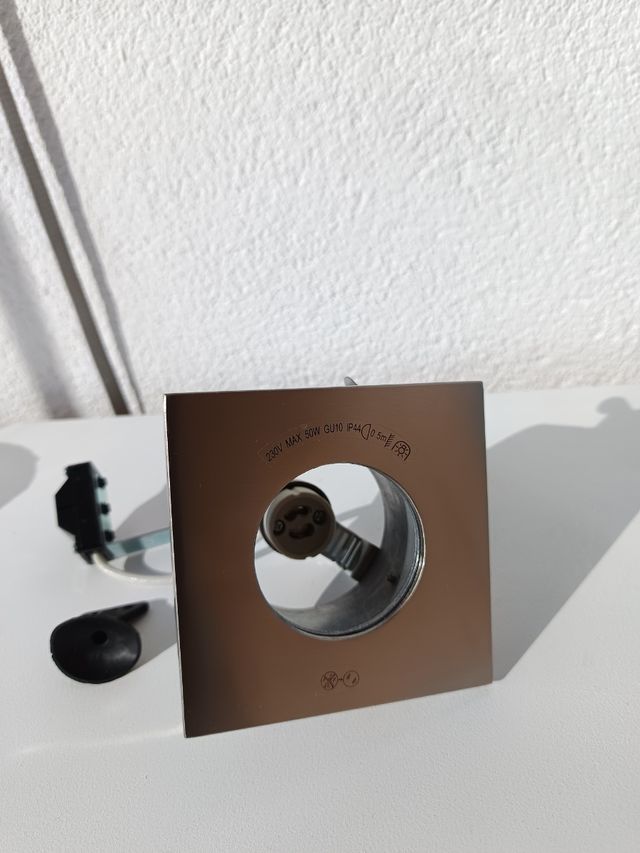 Halógeno para baño AQUA