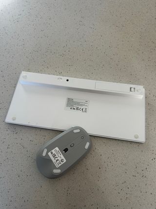 Tastiera +mouse bluethout compatibili con Ipad