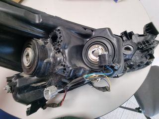 Farol frente esquerdo Nissan Micra