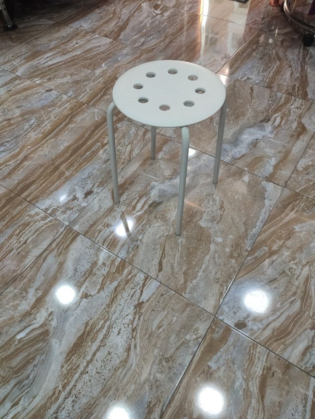 2 Taburetes ,precio cada uno