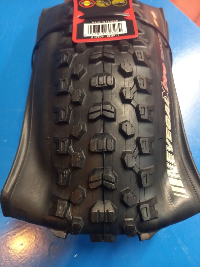 Cubierta Kenda Nevegal Tubeless 27.5 x 2.35
