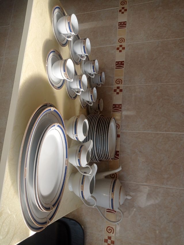 Serviço de jantar para 8 pessoas