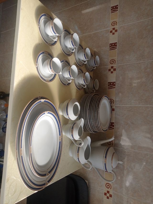 Serviço de jantar para 8 pessoas