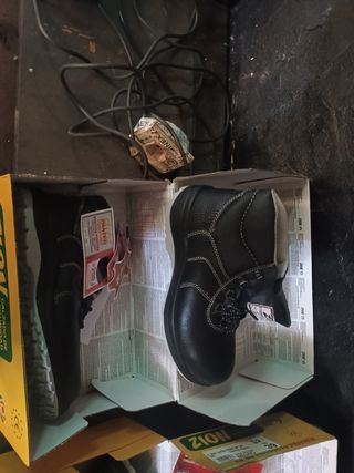 Zapatos y botas de seguridad