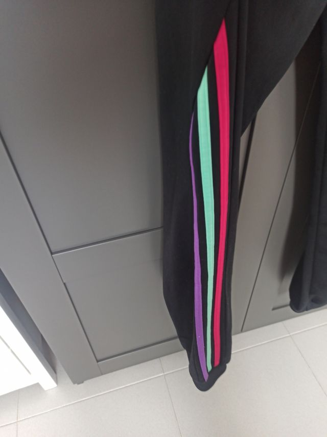 Pantalón chandal Adidas talla 13/14 años