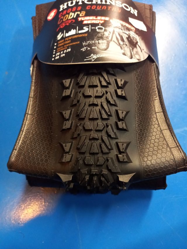 Cubierta Hutchinson Tubeless 27.5 x 2.25