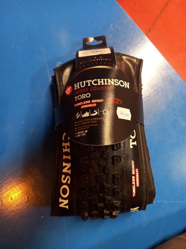 Cubierta Hutchinson Tubeless 29 x 2.35