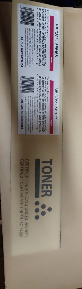 Toner magenta Ricoh serie MP C2551