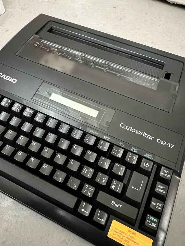 Maquina de escribir CASIO CW17