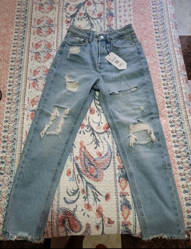 Mom Jeans NUEVOS Stradivarius XS (34)= 11€