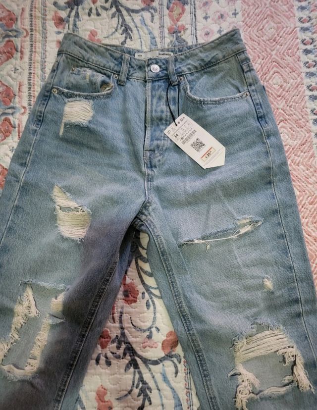 Mom Jeans NUEVOS Stradivarius XS (34)= 11€