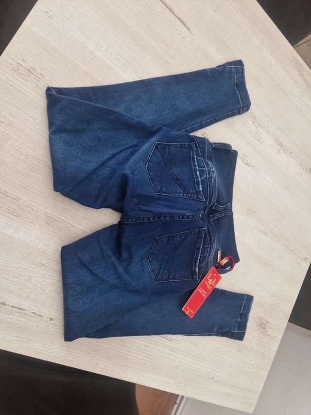 Pantalón corto talla 8