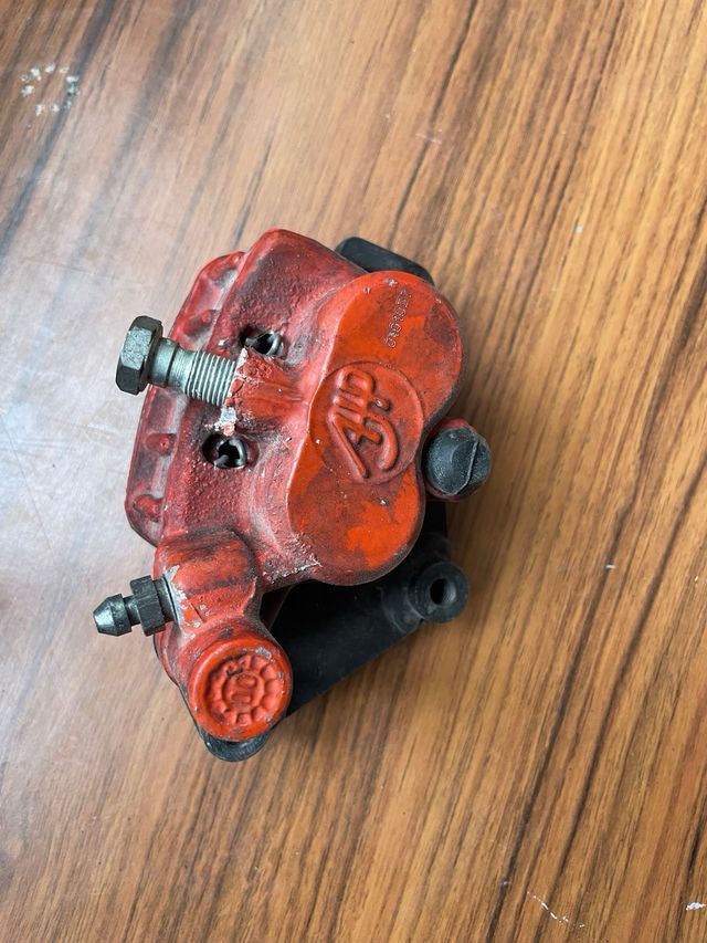 Pinza de freno ajp aprilia