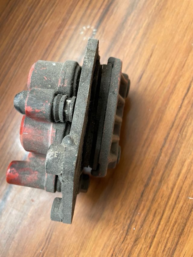 Pinza de freno ajp aprilia