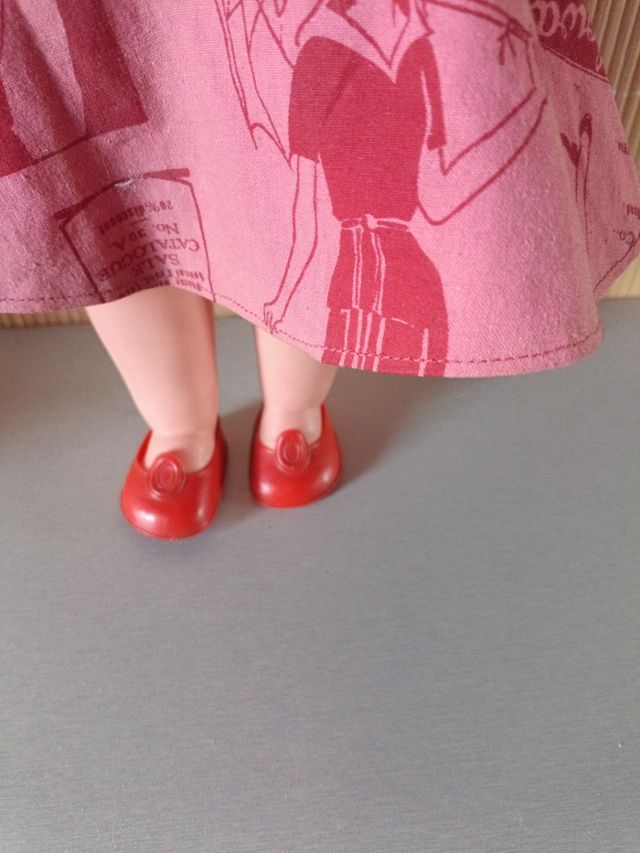 Muñeca Nancy tobillo gordo