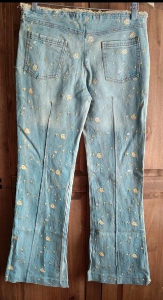  Vaqueros anchos . 8€ 