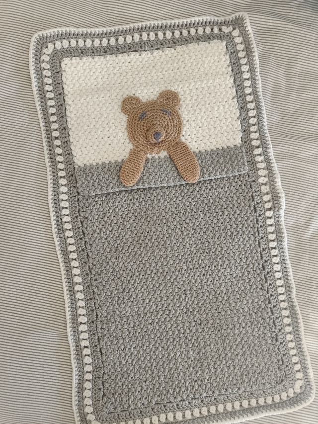 Manta bebe hecha en mano