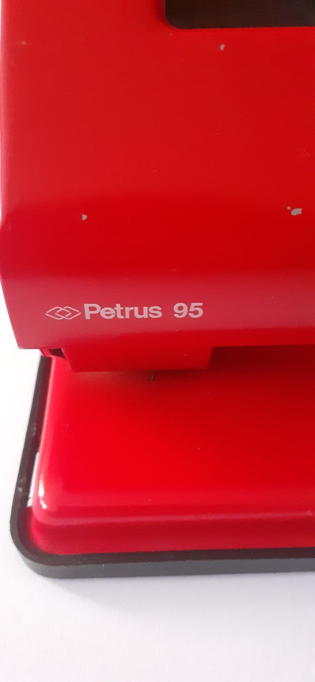 Perforador oficina Petrus 95 de hojas 2 agujeros