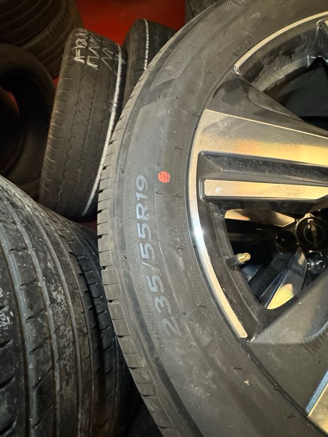 Llantas Nissan 19” con neumaticos