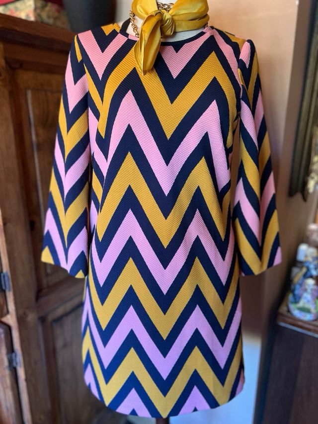 Vestido corto de Traffic People. Talla M