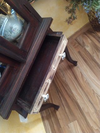 Pequeño mueble auxiliar