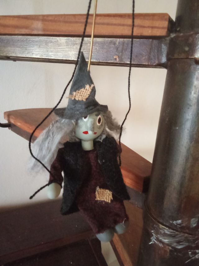 Princesa, bruja, payaso titere