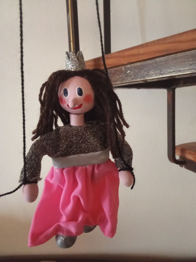 Princesa, bruja, payaso titere