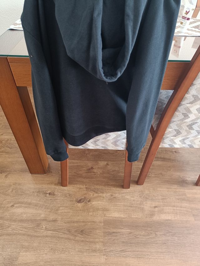Sudadera negra