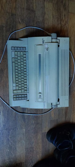 Máquina de escribir electrónica Olympia