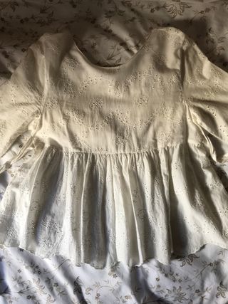 Blusa de encaje con lazo