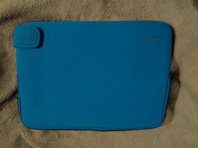 Tucano Pelle Charge Up per MacBook 13